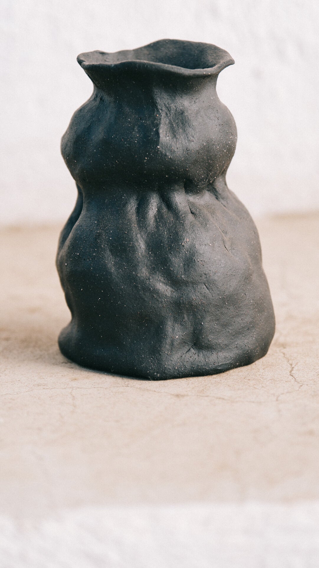 Black Clay Vessel_4